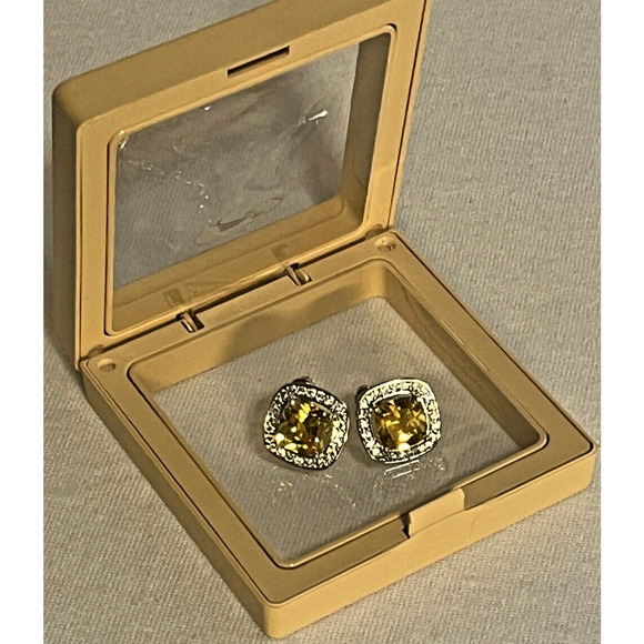 womans blingy earrings - Picture 1 of 2